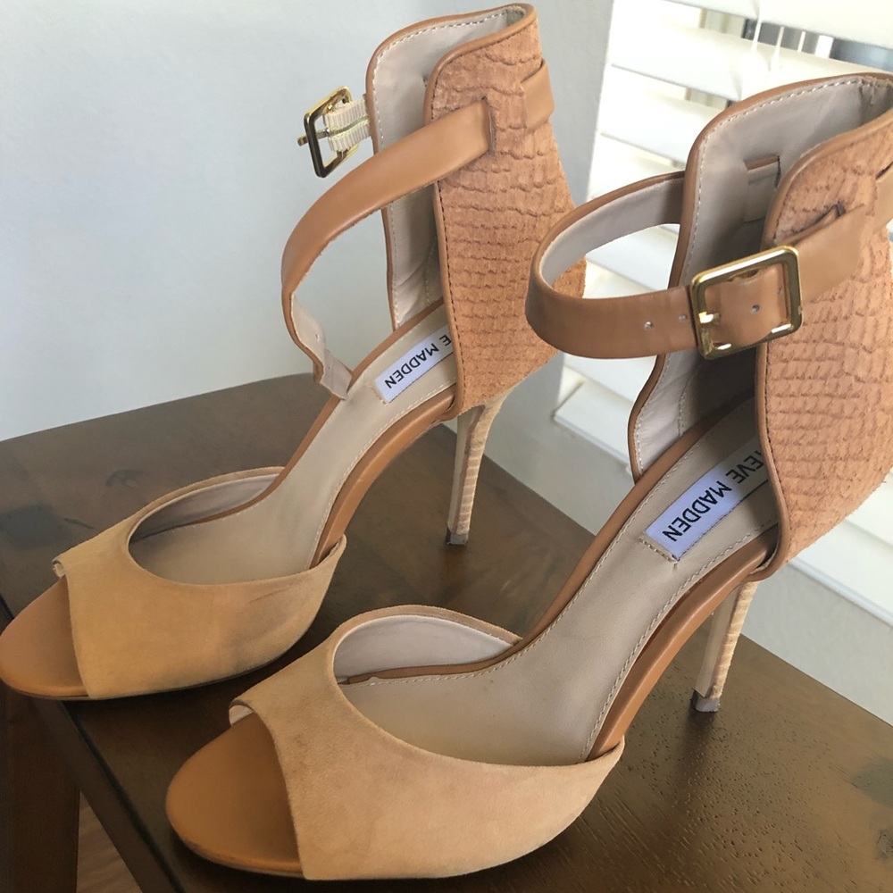 Steve Madden tan heels